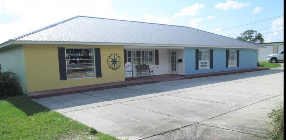 More Photos Of 900 Hillcrest Ave, Lake Placid General Retail For Lease