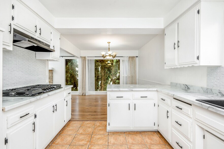 More Photos Of 4376 W 134th St, Hawthorne Apartments For Sale