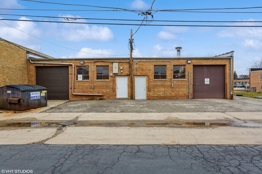 More Photos Of 7331 Ridgeway Ave, Skokie Showroom For Lease