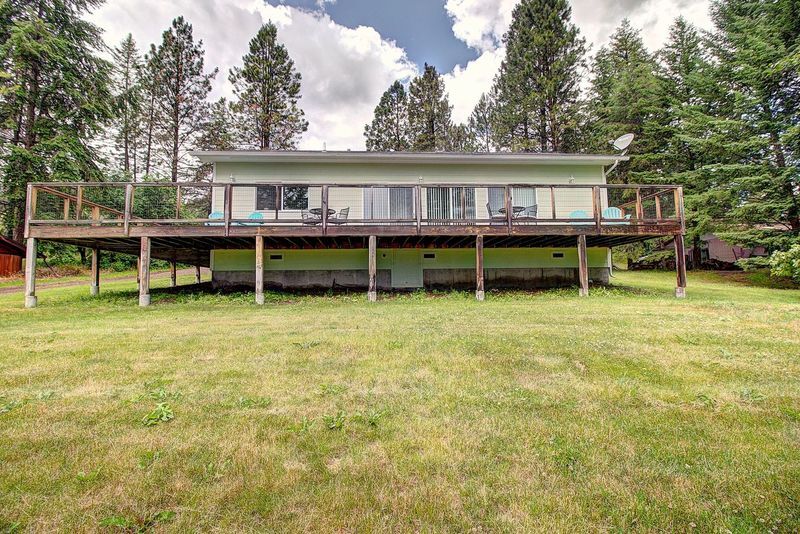 More Photos Of 23113 Rollins Lakeshore Dr, Rollins General Retail For Sale