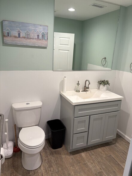 More Photos Of 6420 Amsterdam Way, Wilmington Warehouse For Sale