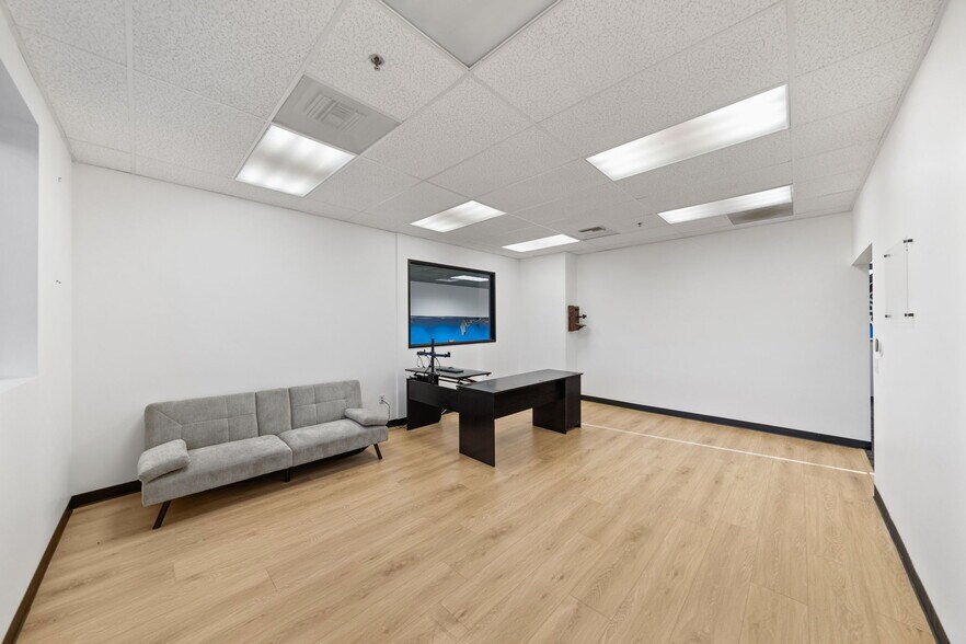 More Photos Of 25843 Jefferson Ave, Murrieta Light Distribution For Sale