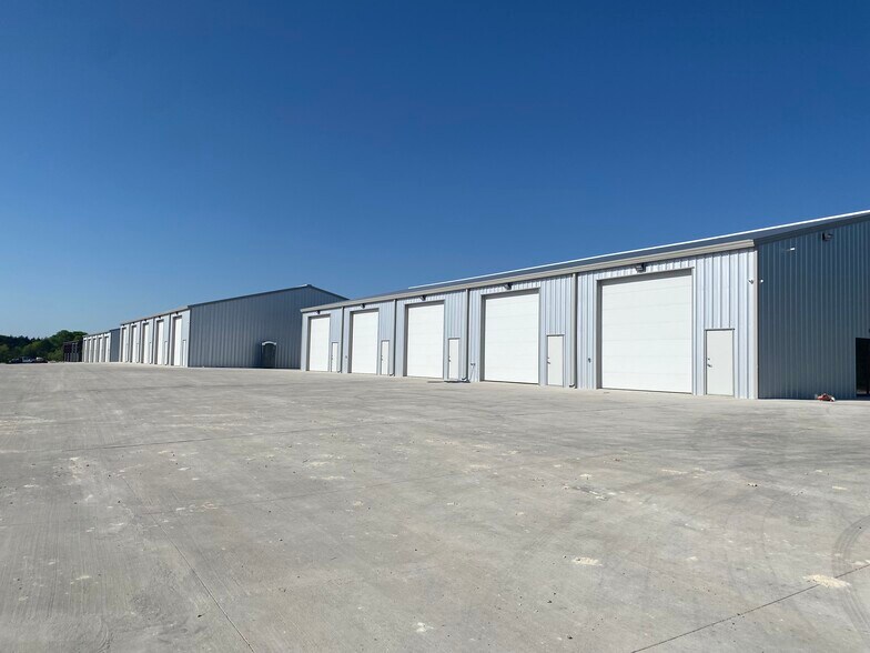 More Photos Of 1410 County Road 471, McKinney Warehouse For Lease