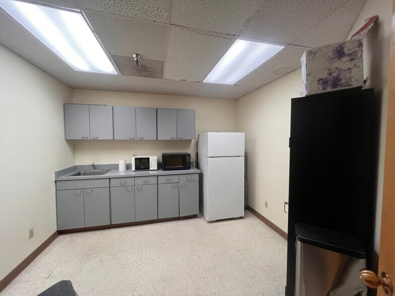 More Photos Of 2929 Coors Blvd NW, Albuquerque Office For Lease