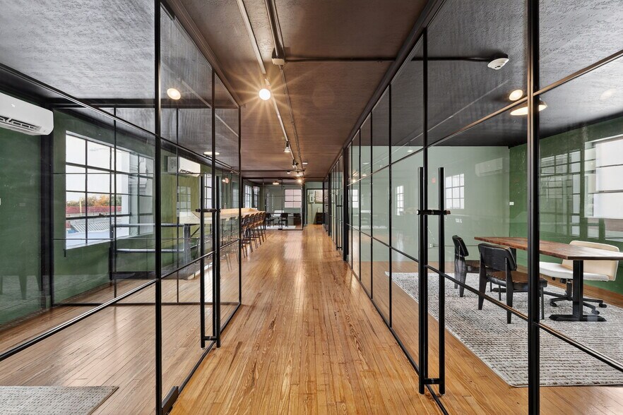 More Photos Of 103 S 2nd St, Leesburg Office For Lease