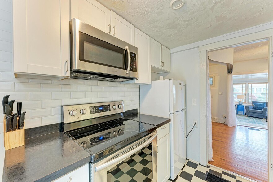 More Photos Of 1533 1st Avenue Dr W, Bradenton Multifamily For Sale