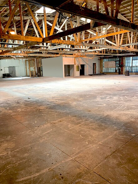 More Photos Of 1120 Seward St, Los Angeles Light Manufacturing For Lease