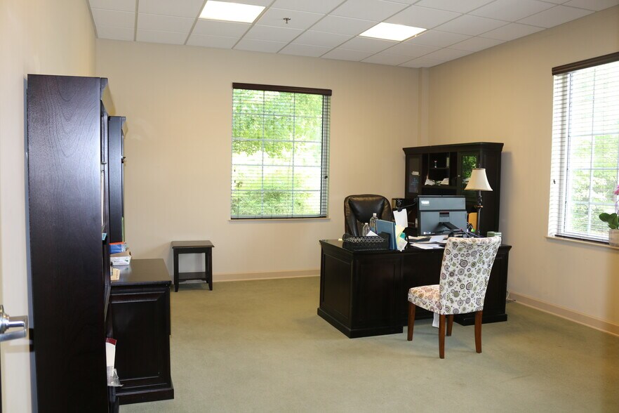 More Photos Of 500 Plantation Park Dr, Loganville Office For Lease