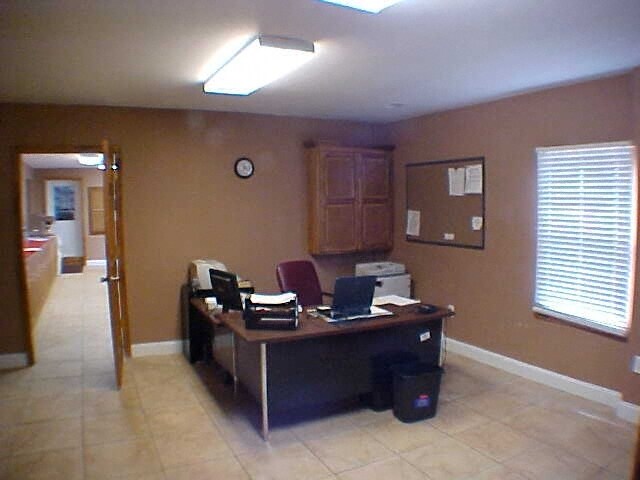 More Photos Of 1880 N Prairie St, Springfield Warehouse For Sale