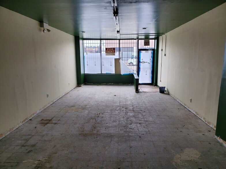 More Photos Of 5140-5144 W Madison St, Chicago Storefront Retail Office For Lease