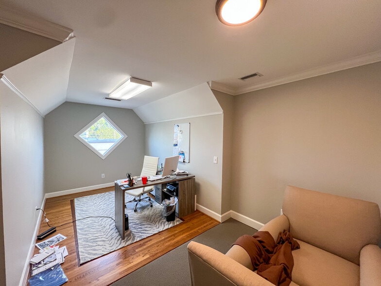 More Photos Of 200 Canyon Park Dr, Pelham Office For Lease