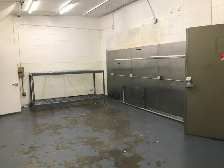 More Photos Of 6613 Hollis St, Emeryville Flex For Sale