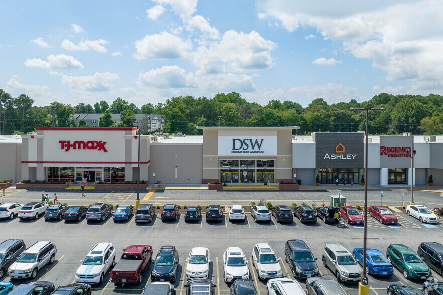 More Photos Of 8036-8160 Ritchie Hwy, Pasadena Freestanding For Lease