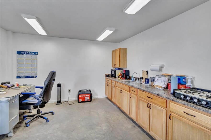 More Photos Of 438 Sardis Church Rd, Moultrie Industrial For Sale