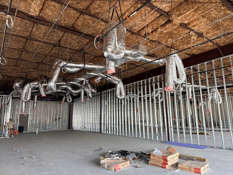 More Photos Of 352 W James Lee Blvd, Crestview General Retail For Lease
