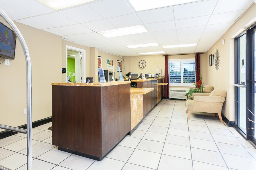 More Photos Of 4736 W Irlo Bronson Memorial Hwy, Kissimmee Unknown For Lease