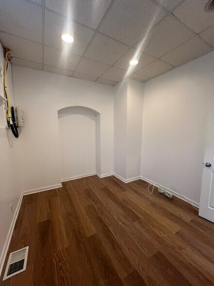 More Photos Of 43 E 119th Pl, Chicago Office For Lease