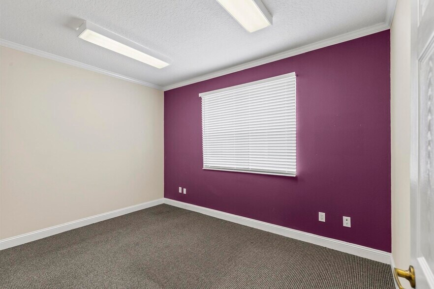 More Photos Of 399 Palm Coast Pky SW, Palm Coast Office For Sale