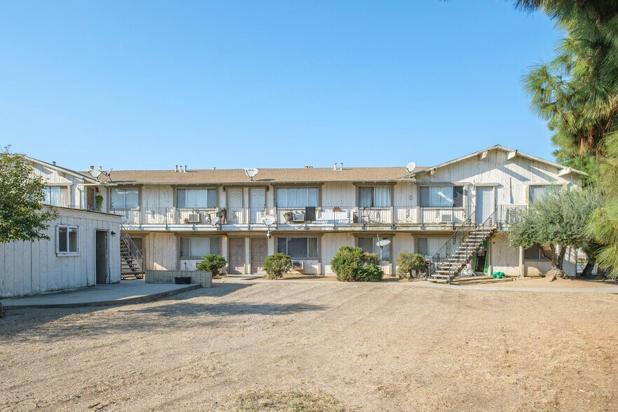 655 11th St, Reedley, CA 93654 Apartments For Sale