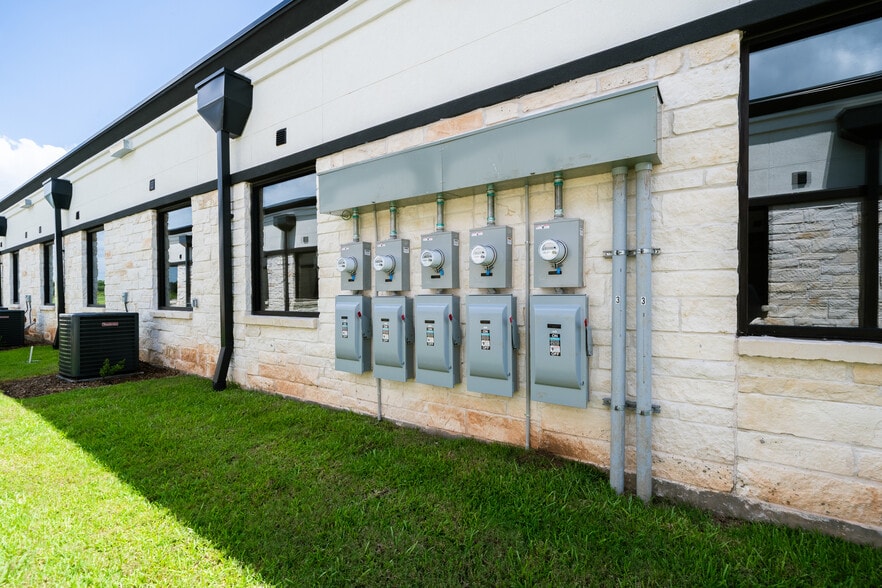 More Photos Of 5501 Cabrera Dr, Sugar Land Unknown For Lease