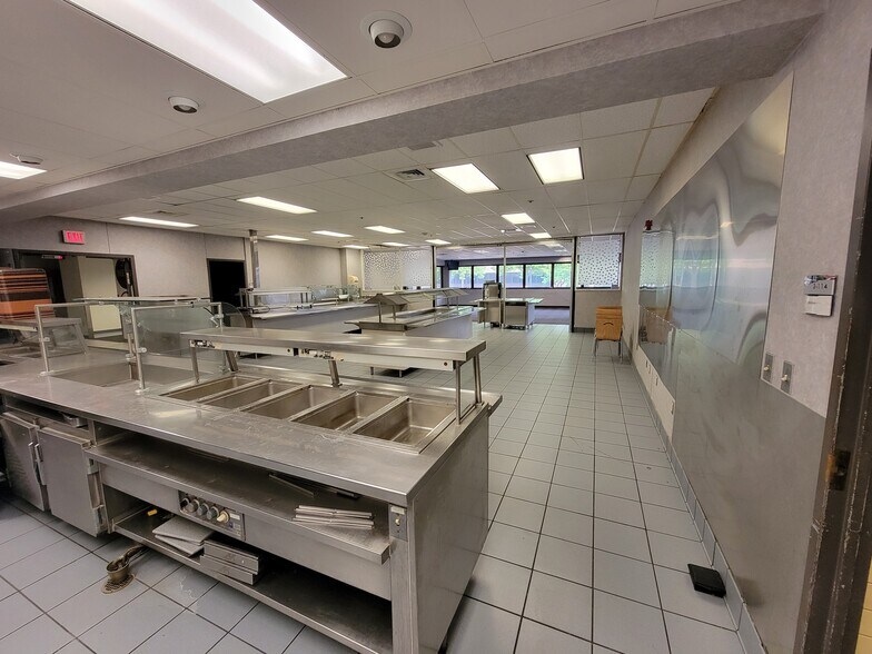 More Photos Of 705 E 60th St N, Sioux Falls Office For Sale