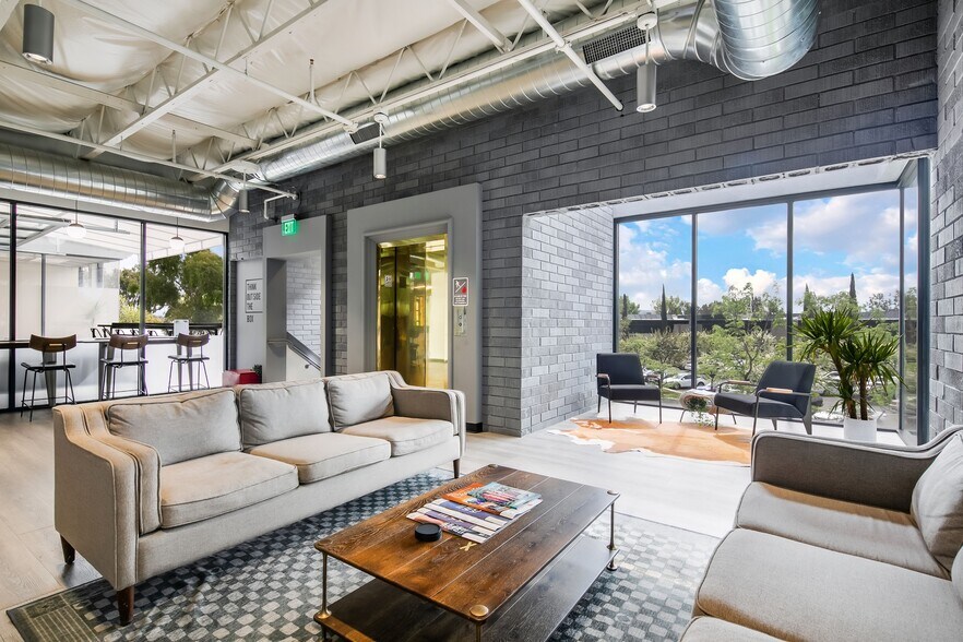 More Photos Of 18012 Cowan, Irvine Office For Lease