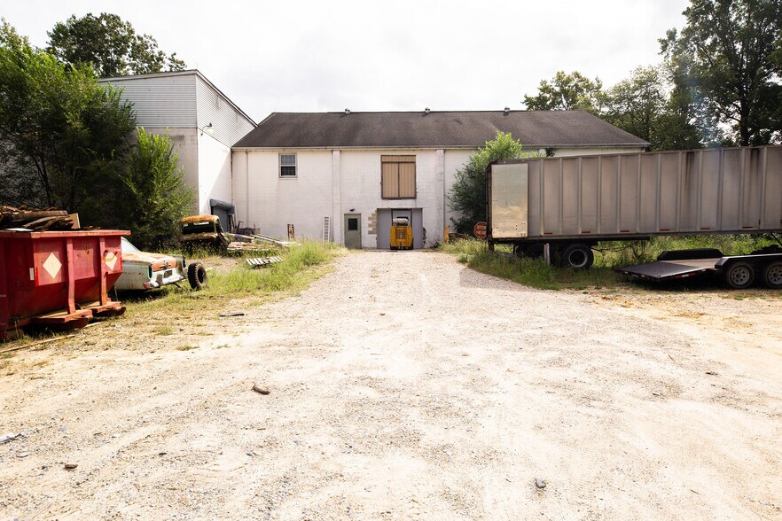 More Photos Of 265 Harrisonville Lake Rd, Pilesgrove Service For Lease