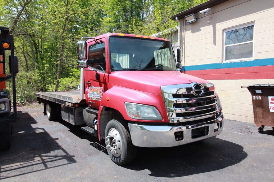 More Photos Of 420 Rodi Rd, Pittsburgh Auto Repair For Sale