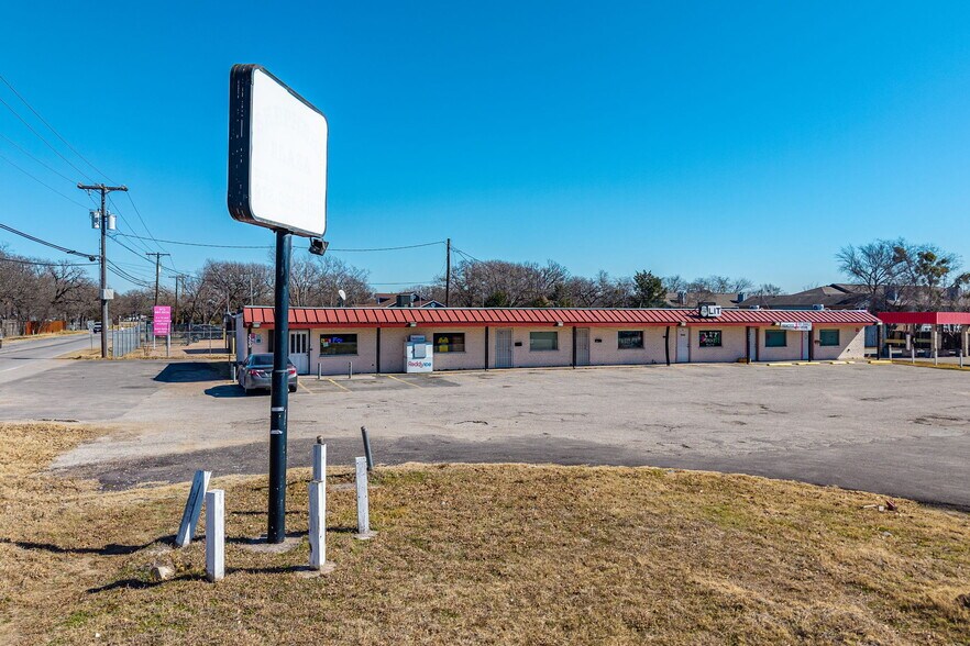 More Photos Of 3300 Shepherd Ln, Balch Springs Freestanding For Sale