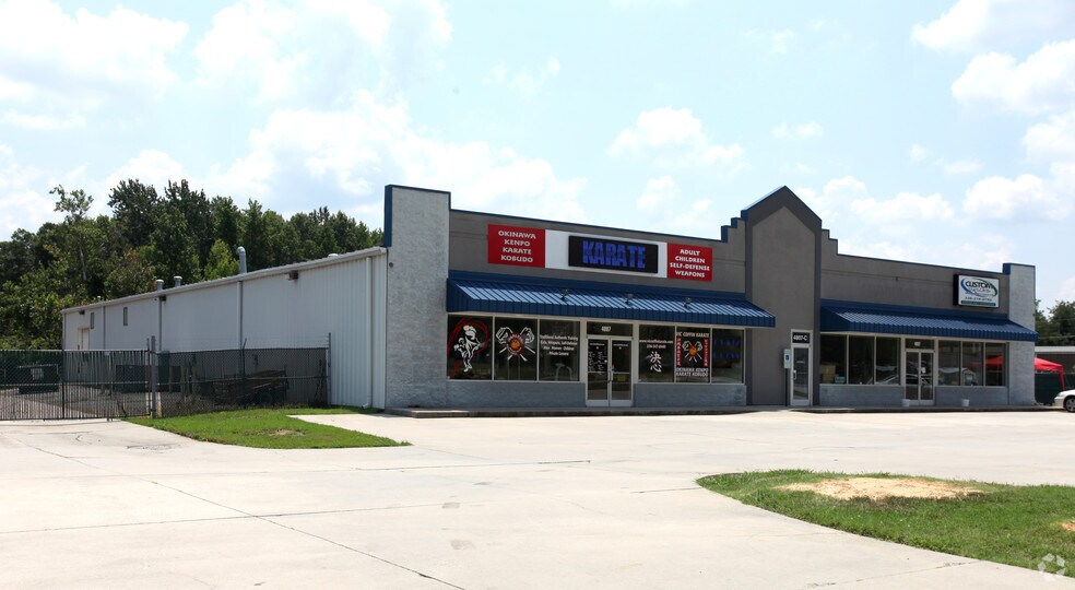 More Photos Of 4807 W Gate City Blvd, Greensboro Storefront For Lease