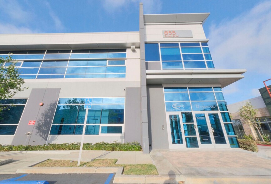 More Photos Of 855 Douglas St, El Segundo Loft Creative Space For Lease