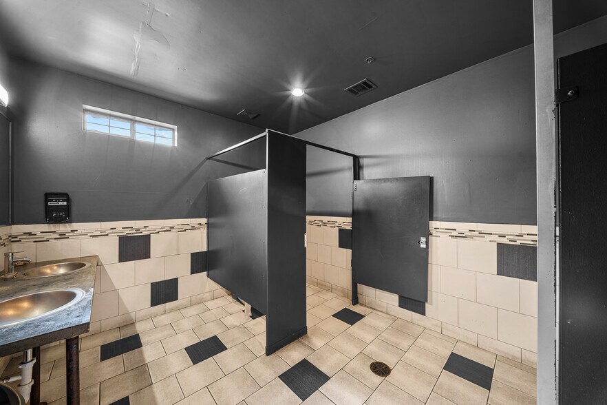 More Photos Of 116 Edward Gary St, San Marcos Restaurant For Lease