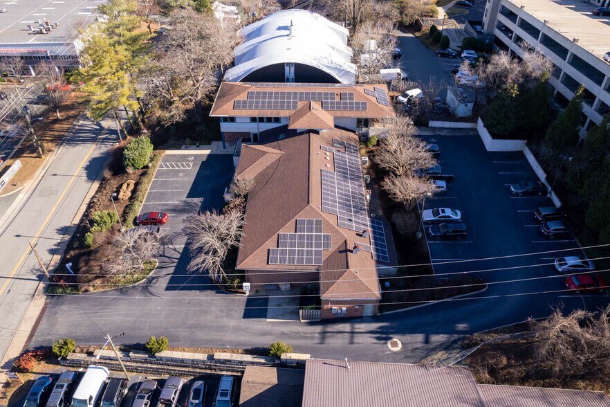 More Photos Of 1140 E Market St, Charlottesville Office For Lease