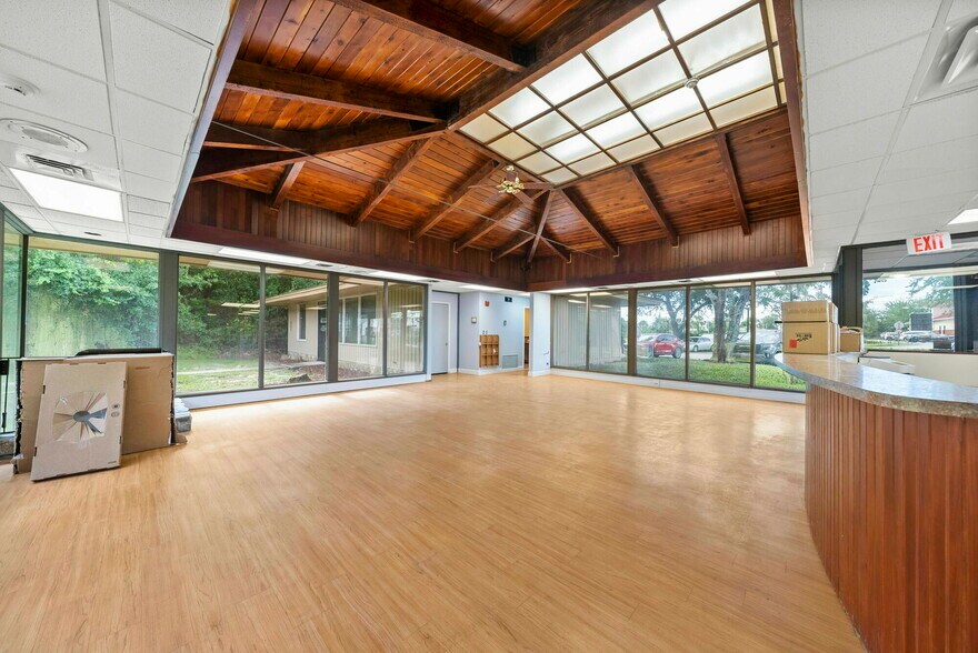 More Photos Of 1600 Jenks Ave, Panama City Medical For Sale