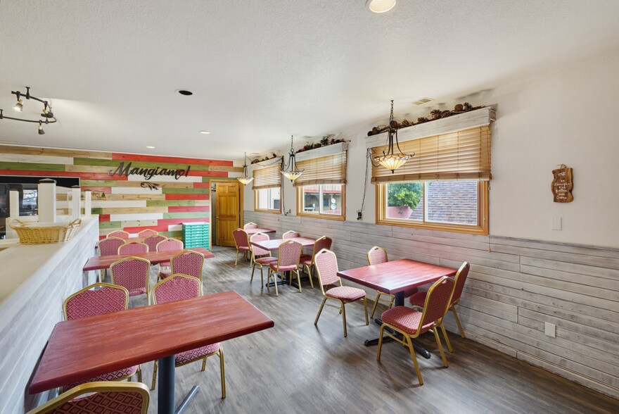 More Photos Of 158 Museum Dr, Hill City Restaurant For Sale