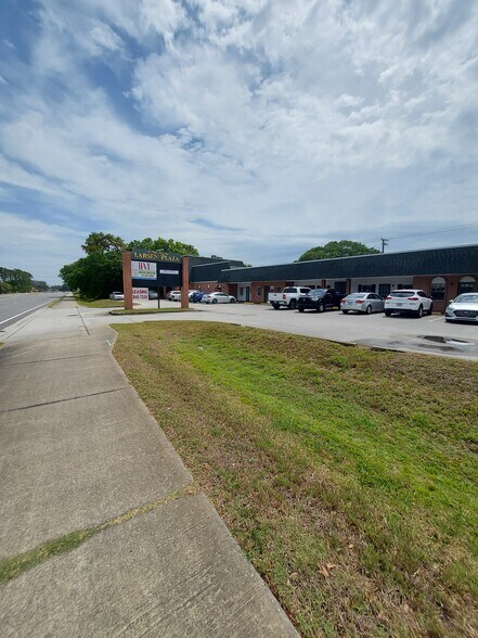 More Photos Of 7714 Massachusetts Ave, New Port Richey Office For Lease
