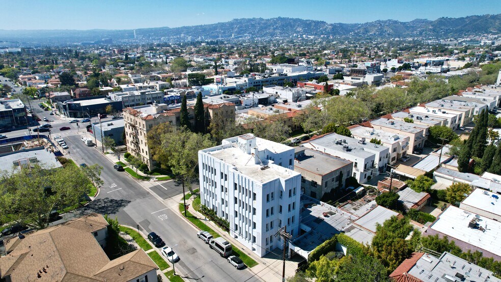 More Photos Of 100 N Sycamore Ave, Los Angeles Apartments For Sale
