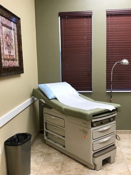 More Photos Of 11317 Lake Underhill Rd, Orlando Medical For Lease