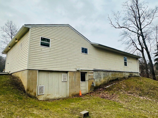 More Photos Of 27160 PA-66, Lucinda General Retail For Sale