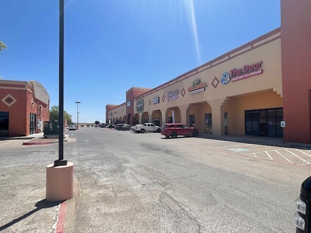 More Photos Of 14476 Horizon Blvd, El Paso Storefront Retail Office For Sale