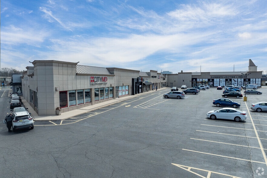 More Photos Of 229-243 Glen Cove Rd, Carle Place Freestanding For Lease