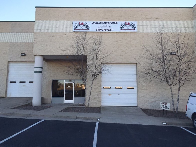 More Photos Of 12 Commerce Pky, Fredericksburg Flex For Lease