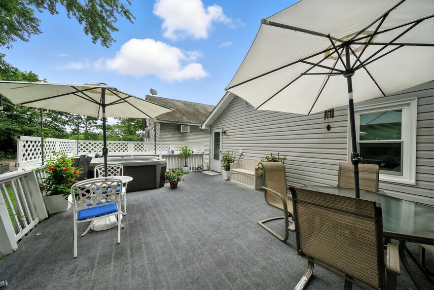 More Photos Of 260 Espanong Rd, Lake Hopatcong Restaurant For Sale