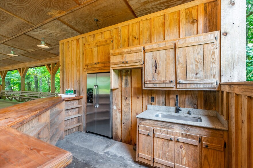 More Photos Of 565 Owens Gin Rd NE, Calhoun Lodge Meeting Hall For Sale