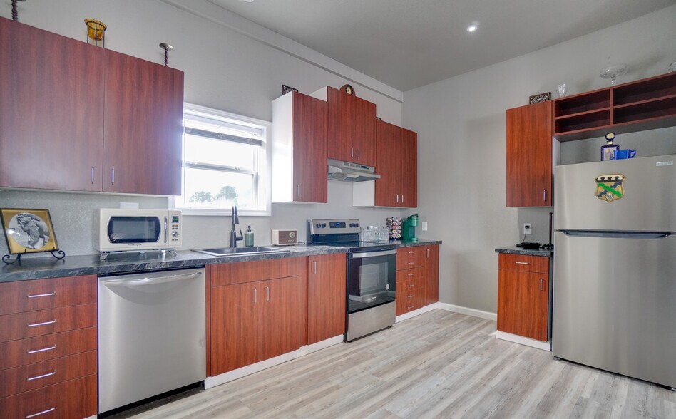 More Photos Of 7421 Terry St, Fort Smith Specialty For Sale