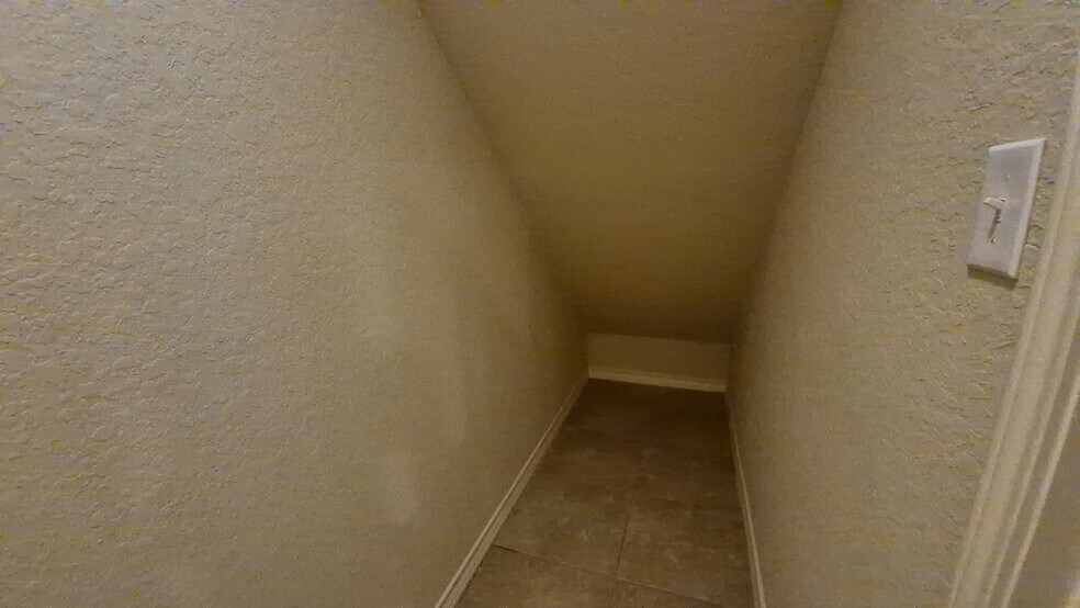More Photos Of 6866 Lakeview Dr, San Antonio Multifamily For Sale