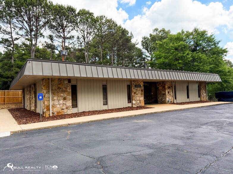 More Photos Of 2560 E Wesley Chapel Way, Decatur Office For Sale