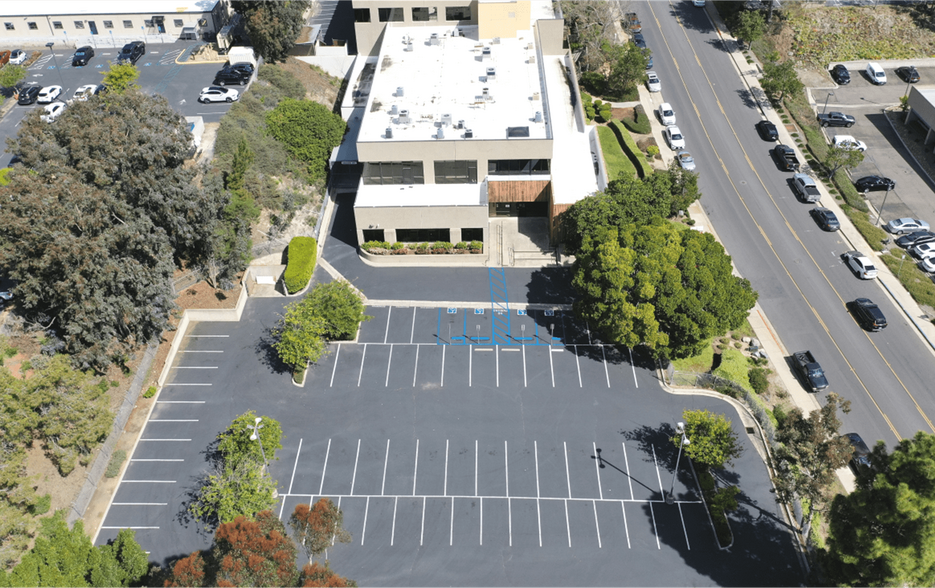 More Photos Of 4990 Viewridge Ave, San Diego Research And Development For Lease