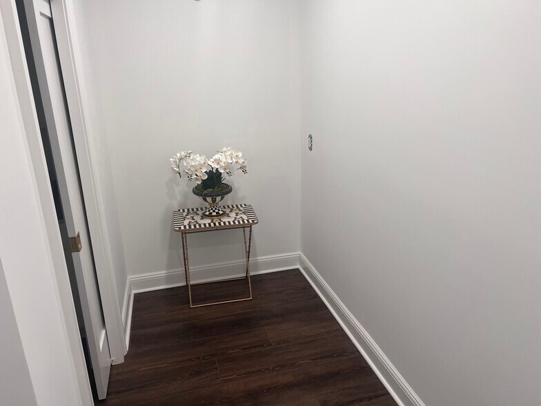 More Photos Of 735 Broad St, Shrewsbury Office Residential For Sale