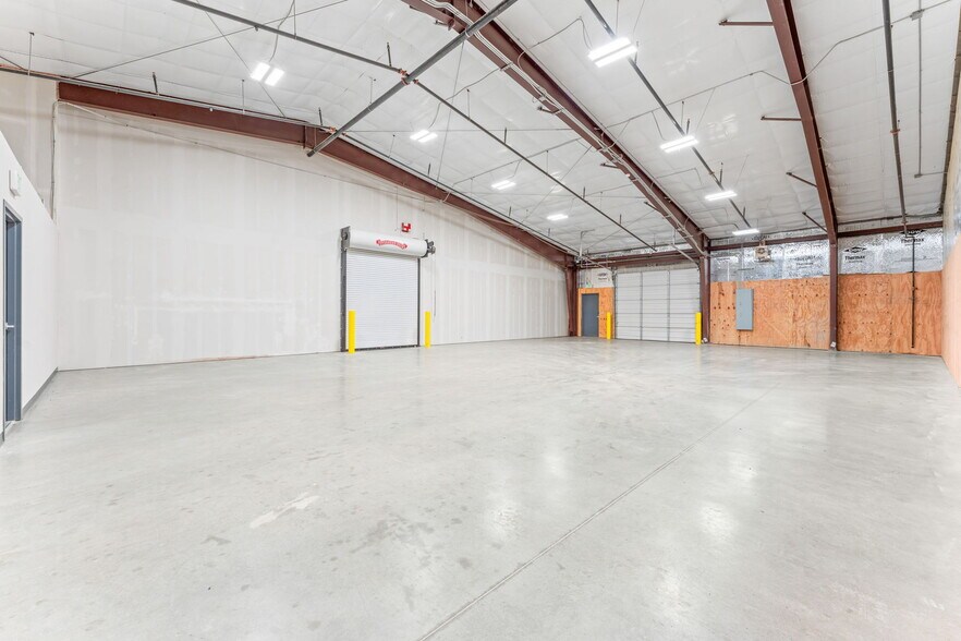 More Photos Of 2661-2669 Ludelle St, Fort Worth Unknown For Lease